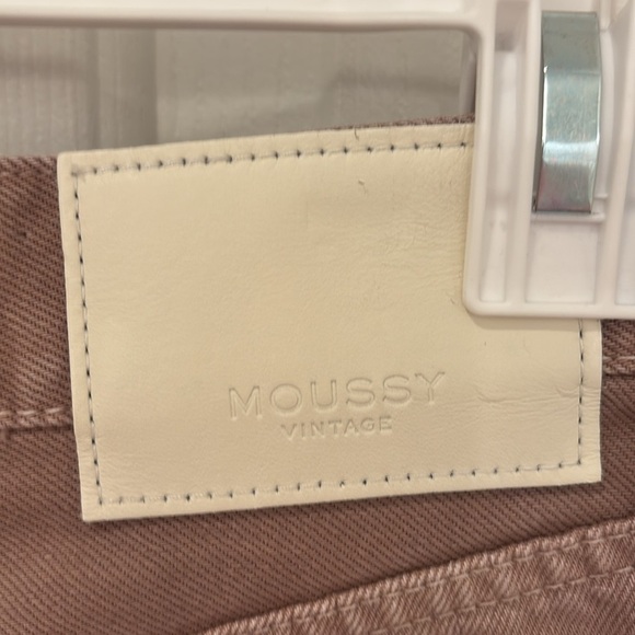 Moussy Vintage Emery High-Rise Straight-Leg Jeans in Beige - Picture 7 of 10